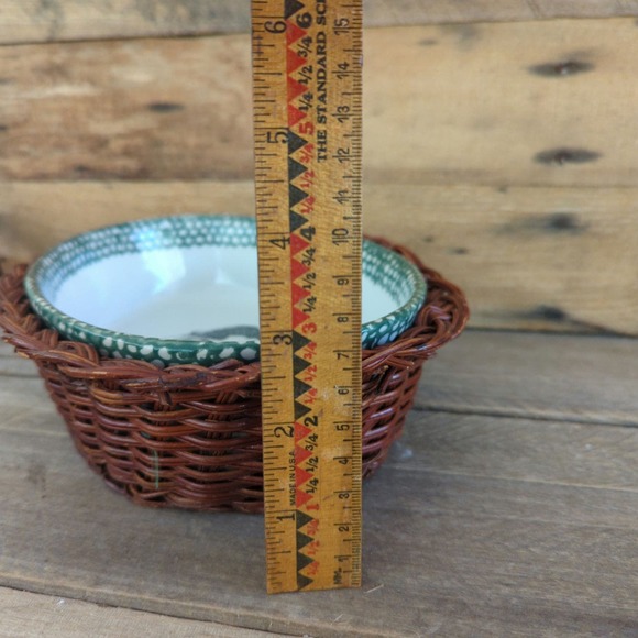 Vintage 1995 Stoneware Cow Casserole Dish by Teamson with Serving Basket - Picture 11 of 11